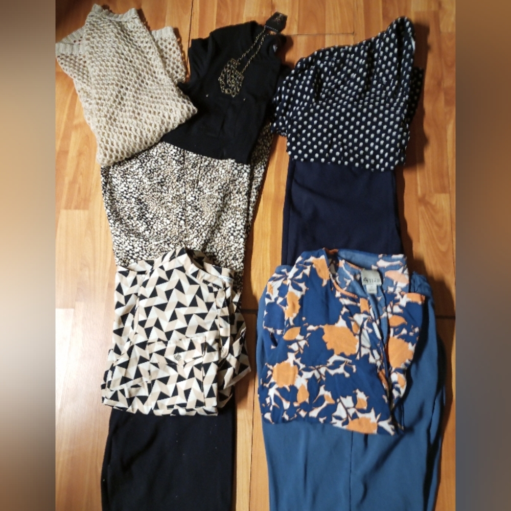 4 full business/work outfits. Sz med tops (w/1small) Sz 6 8 & 10 in pants